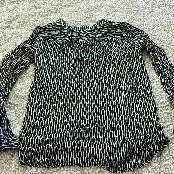 Loft long-sleeved silky blue and white geometric print top - Picture 3 of 4